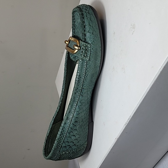 Anne Klein Aknoris green snake print leather loafers size 6M - Picture 6 of 8
